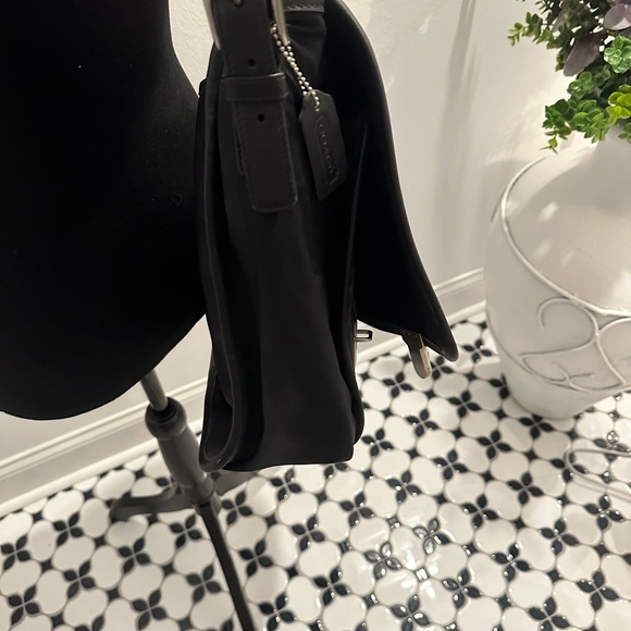 COACH, NWOT. Black smooth leather. Men’s computer bag with shoulder strap. - Picture 7 of 15